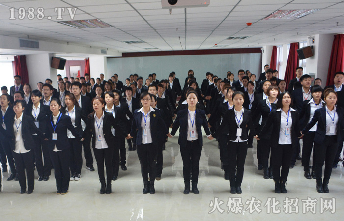 �𱬾��꣬�ж��҂�һ����L(zh��ng)������