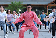 ��(n��i)����޻��ˣ���(qi��ng)�����չ�L(f��ng)����