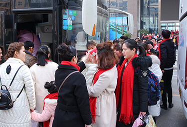 ��10�������𱬼������������܇���@����һ���ˣ�